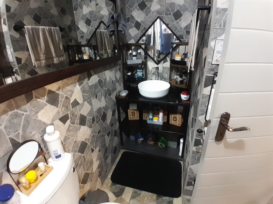 To Let 2 Bedroom Property for Rent in Kathu Northern Cape